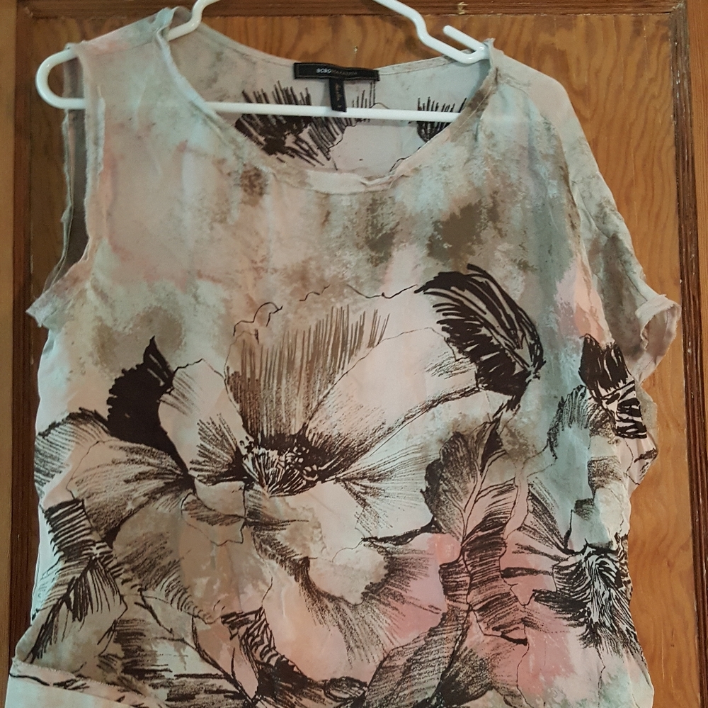 BCBG silk floral asymmetric t-shirt sz M